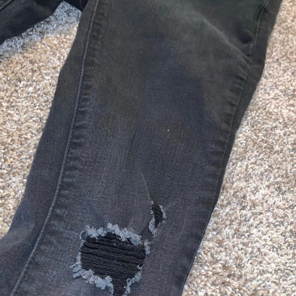 SOLD Levi’s Black jeans - Picture 2 of 3